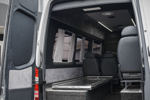 Катафалка оренда: як обрати ритуальний транспорт для гідного прощання